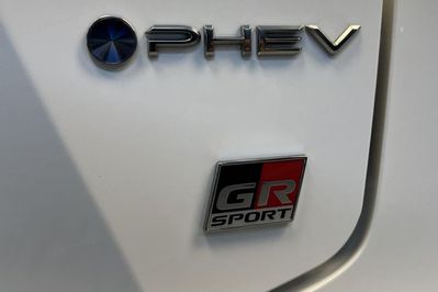 Toyota C-HR GR Sport 2.0 Hybrid Dynamic Force Plug-in
