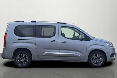 Toyota Proace City Verso Long L2H1 Family AT
