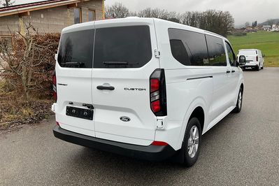 Ford Transit Custom Kombi M1 320 L2H1 Trend A8