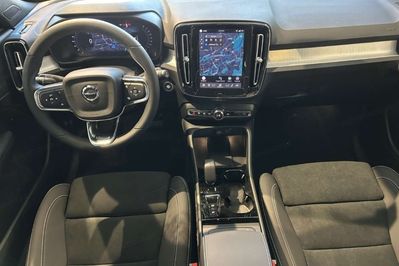 Volvo XC40 B3 Plus Dark