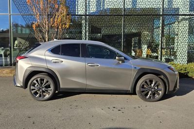 Lexus UX 300h F Sport Design 2.0 Hybrid Dynamic Force