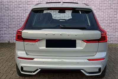 Volvo XC60 B5 AWD Ultra Dark