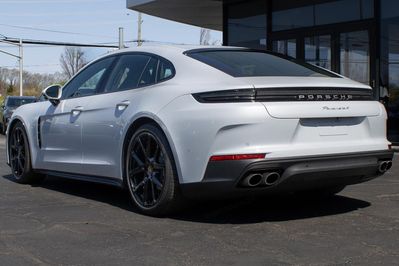 Porsche Panamera 4 E-Hybrid