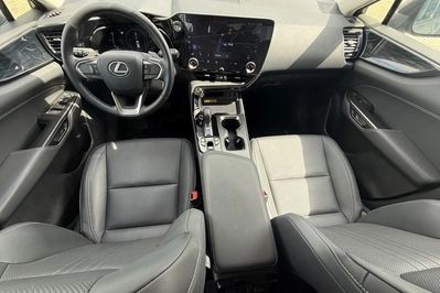 Lexus NX 450h+ AWD