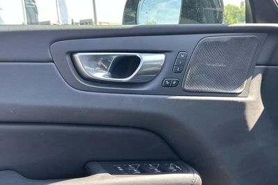 Volvo XC60 T8 Plug-in Hybrid AWD Ultimate Dark