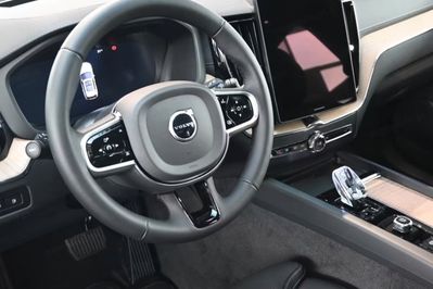 Volvo XC60 B5 B AWD Ultra Dark