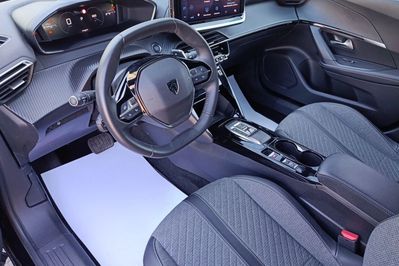 Peugeot 2008 1.2 Puretech Allure S&S EAT8