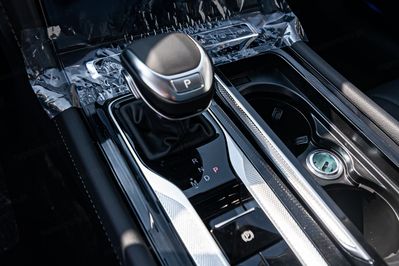 Hongqi H5 Deluxe 2.0T DSG