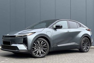 Toyota C-HR + Executive BEV