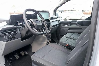 Ford Tourneo Custom L2H1 Titanium 320