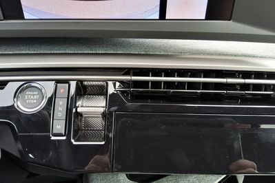 Peugeot 3008 ALLURE 1.2 mHEV e-DCS6