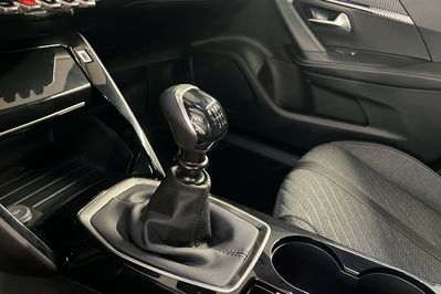 Peugeot 2008 ALLURE 1.2 PureTech
