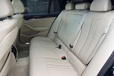 BMW Seria 5 530i xDrive M Sport sport
