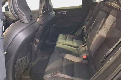 Volvo XC60 B5 B AWD Plus Dark aut