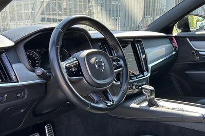 Volvo S90 D4 R-Design