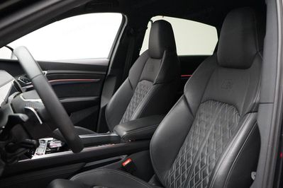 Audi Q8 SQ8 e-tron quattro