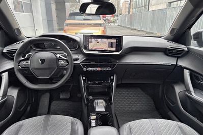 Peugeot 2008 PureTech 130 S&S EAT8