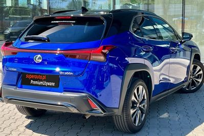 Lexus UX 300h F Sport Design