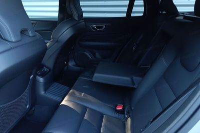 Volvo V60 T6 AWD Plug-In Hybrid Plus Dark