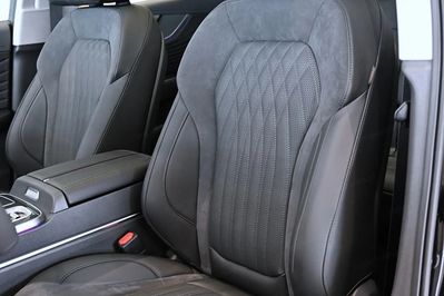 Hongqi HS5 2.0T AWD