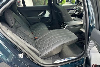 BMW Seria 7 M760e PHEV xDrive Individual Edition sport-aut