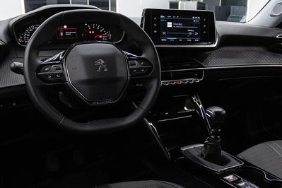 Peugeot 2008 1.2 Puretech Allure S&S