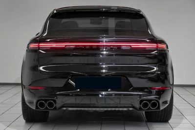 Porsche Cayenne Coupe E-Hybrid Black Edition