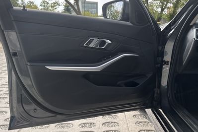 BMW Seria 3 318i