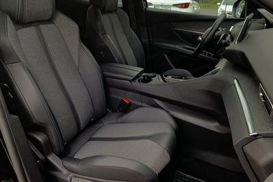 Peugeot 3008 1.2 PureTech Allure Pack S&S EAT8