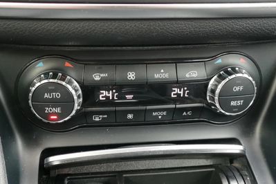 Mercedes GLA 180 7G-DCT Style