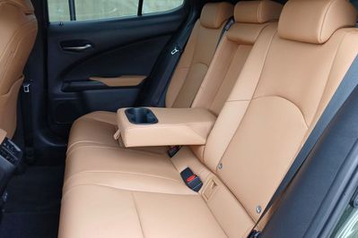 Lexus UX 300h F Sport Design