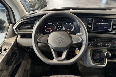Volkswagen Transporter Kombi L2H1