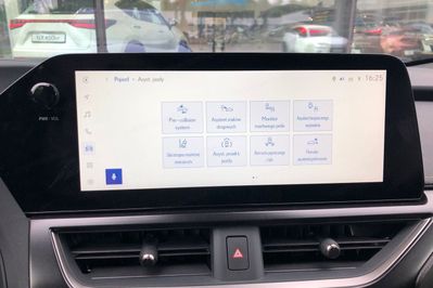 Lexus UX 300h F Sport Design