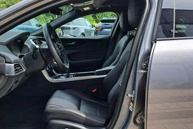 Jaguar XE D200 AWD SE