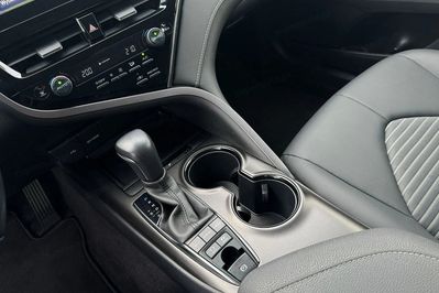 Toyota Camry 2.5 Hybrid CVT
