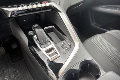 Peugeot 3008 Active Pack  1.2 PureTech S&S EAT8