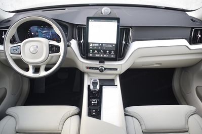 Volvo XC60 T6 Plug-In Hybrid AWD Ultra Dark