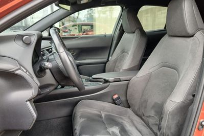 Lexus UX 250h Business Edition 2WD