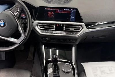 BMW Seria 3 320i Advantage aut