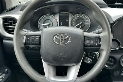 Toyota HiLux Double Cab DLX 4x4