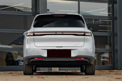 Leapmotor B10 Design Hybrid EV 18,8 kWh