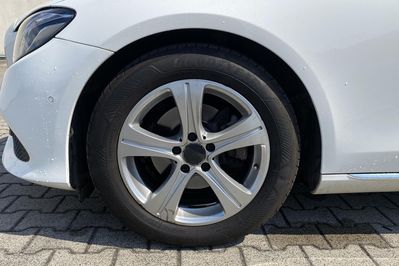 Mercedes Klasa E E 220 d  9G-TRONIC
