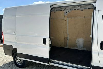 Peugeot Boxer 335 BlueHDi L3H2 Premium