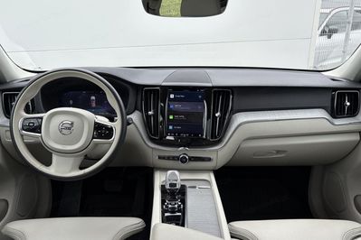 Volvo XC60 B4 D AWD Plus Dark aut