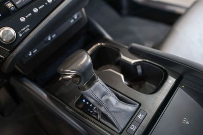 Lexus ES 300h Business Edition