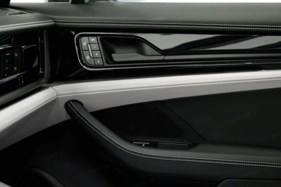 Porsche Panamera 4 E-Hybrid