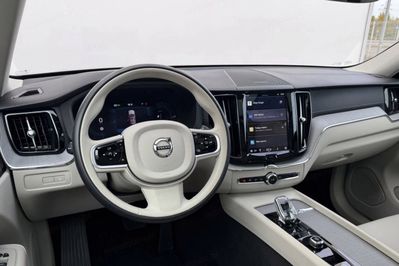 Volvo XC60 T8 Plug-In Hybrid AWD Ultra Dark