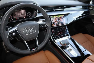 Audi A8 L 60 TFSI e quattro Tiptr.