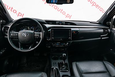 Toyota HiLux Double Cab Invincible 4x4  AT