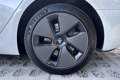 Tesla Model 3 Standard Range Plus